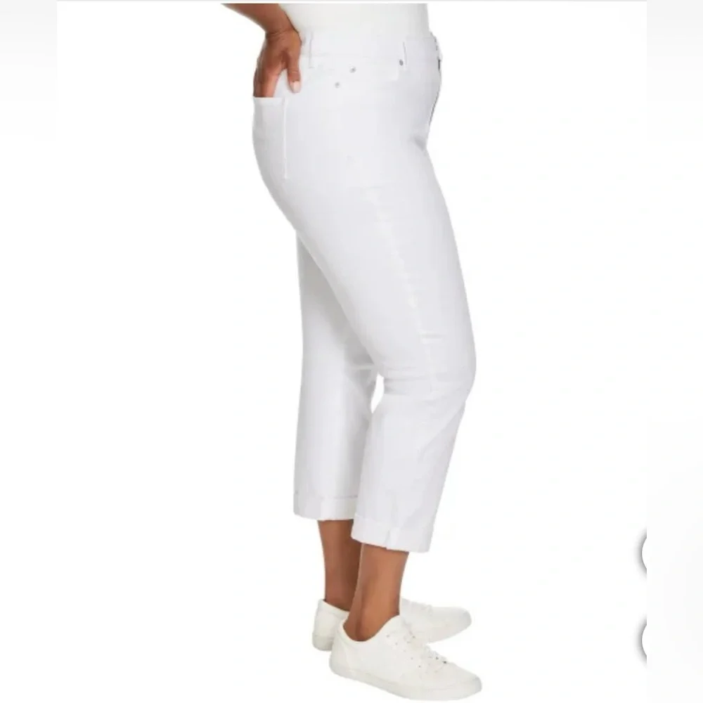 Gloria Vanderbilt Ladies' Cuffed Boyfriend Jean, Size10, Inseam 26 - Picture 5 of 11